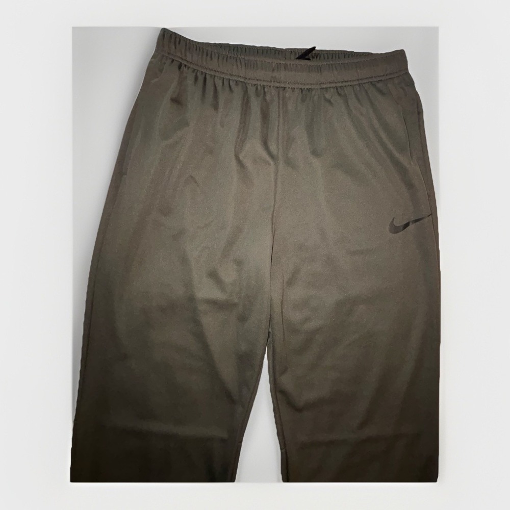 5/25 Nike Dri-Fit Boys Athletic Pants Size XL Drawstring Waist Pockets Green - Picture 2 of 5